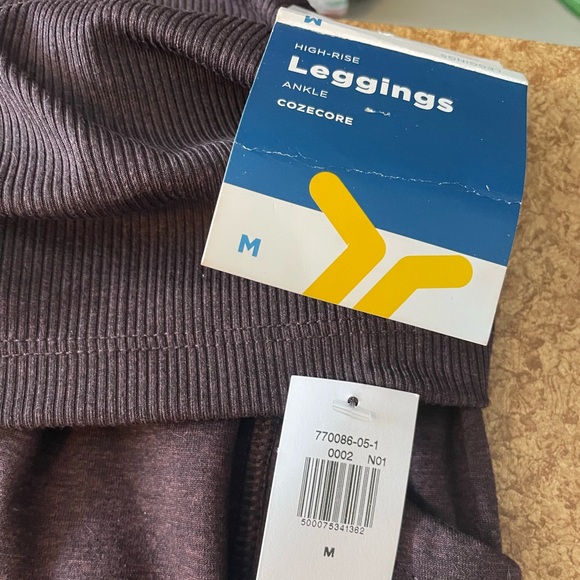 Old Navy Jogger style Legging Plum/Maroon. (Brand New) - Picture 2 of 3